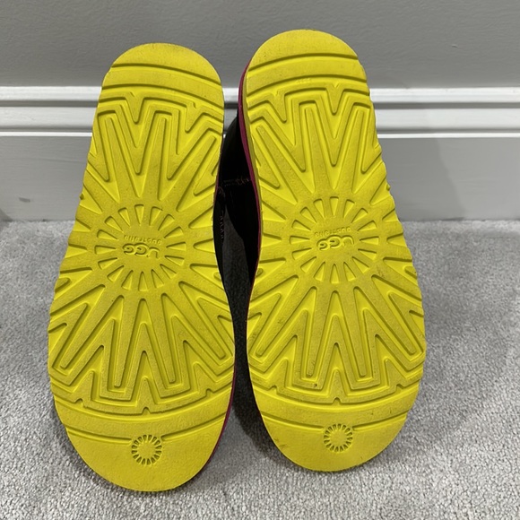 UGG Australia Booties RARE COLOR - Picture 4 of 4